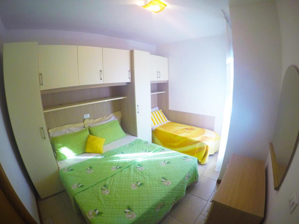 Residence Le Piramidi Каорле Экстерьер фото