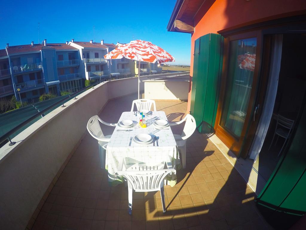 Residence Le Piramidi Каорле Экстерьер фото